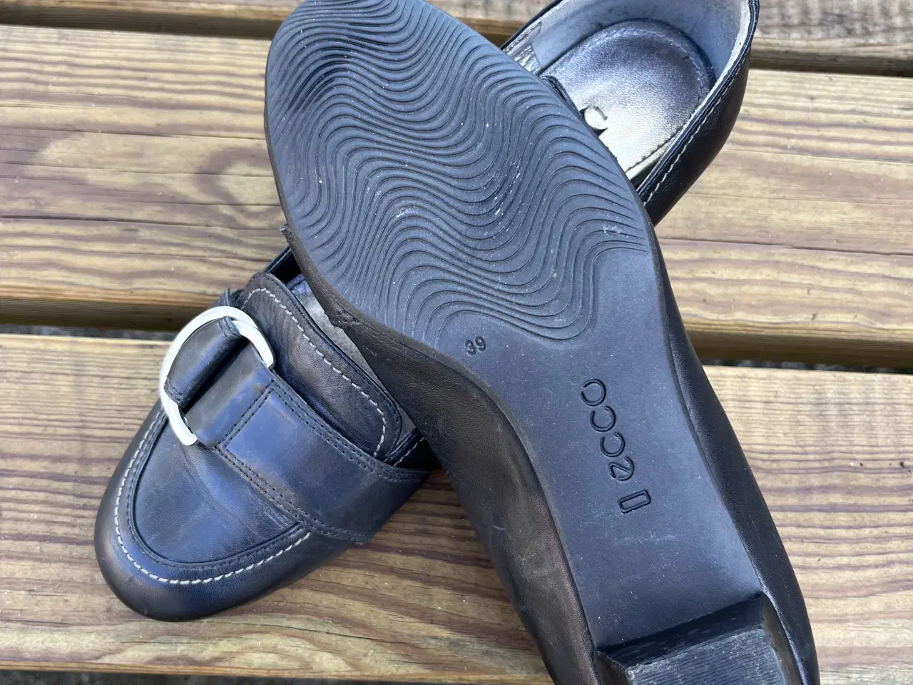 Billede 5 - Elegante ECCO læderpumps med sølvspænde – Str. 39