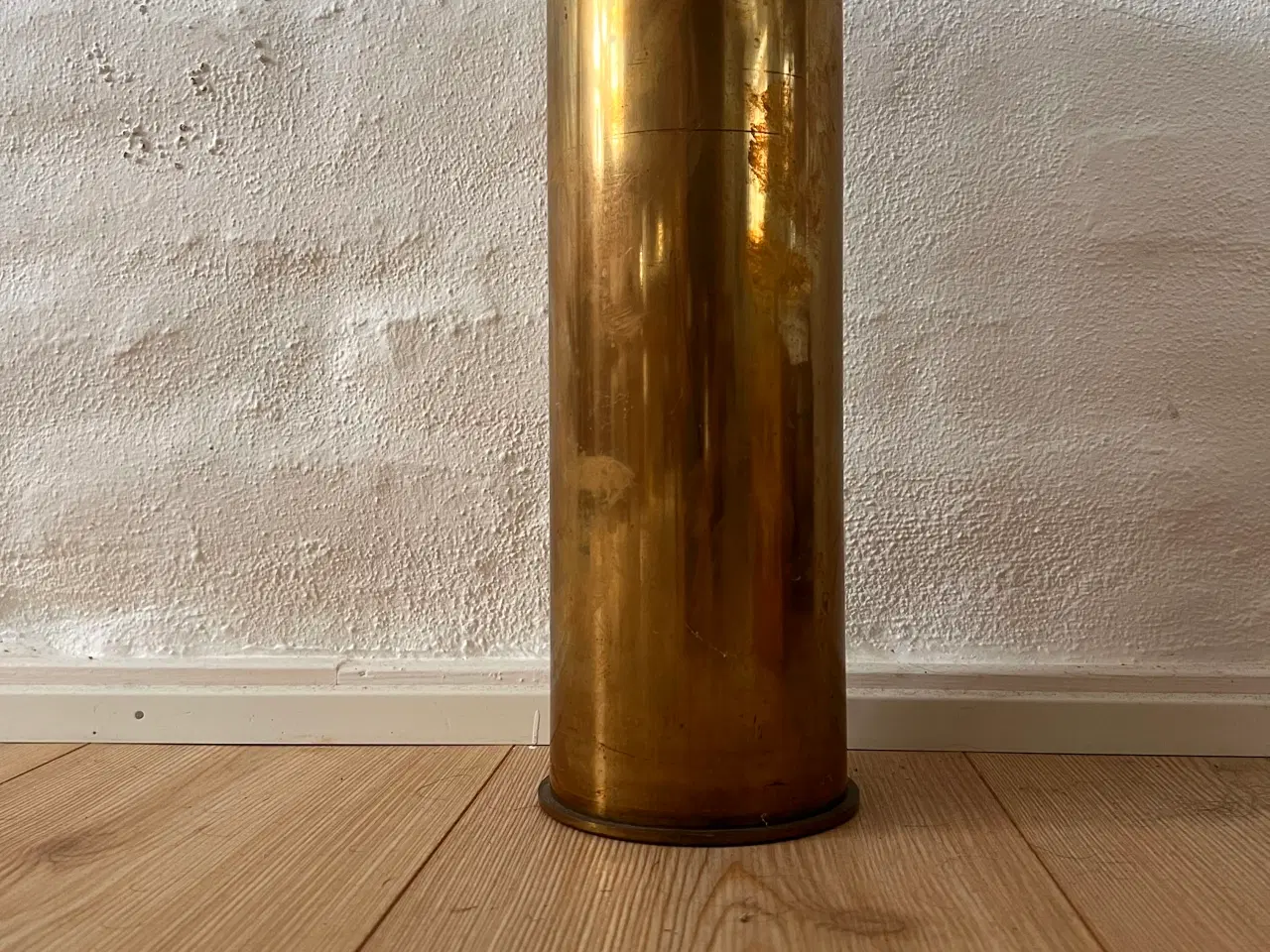 Billede 1 - 🔥 Smukt granathylster i messing – unik dekoration