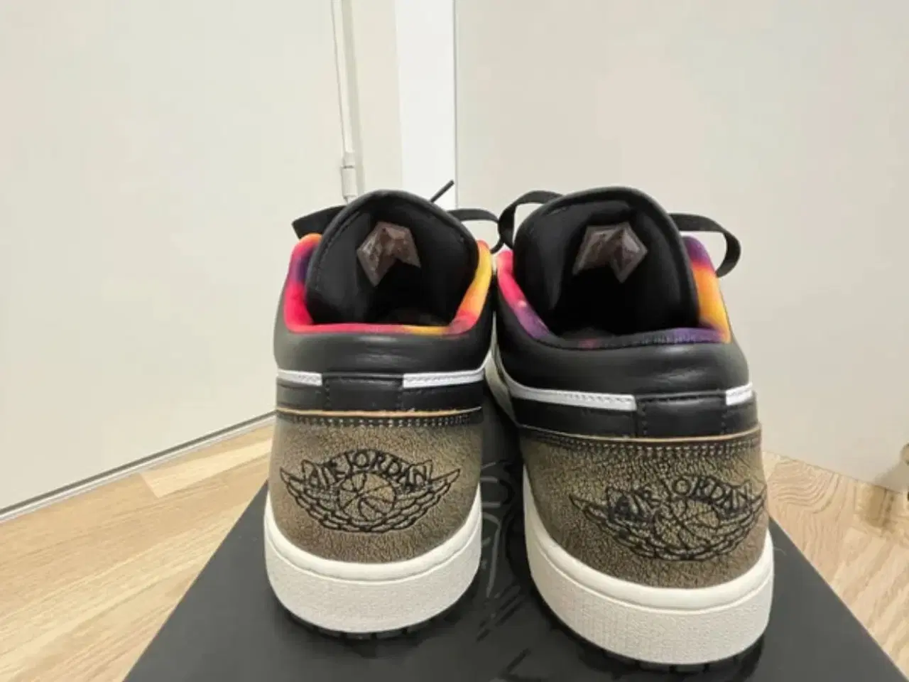 Billede 3 - Air Jordan 1 Low SE Yellow Wear-Away