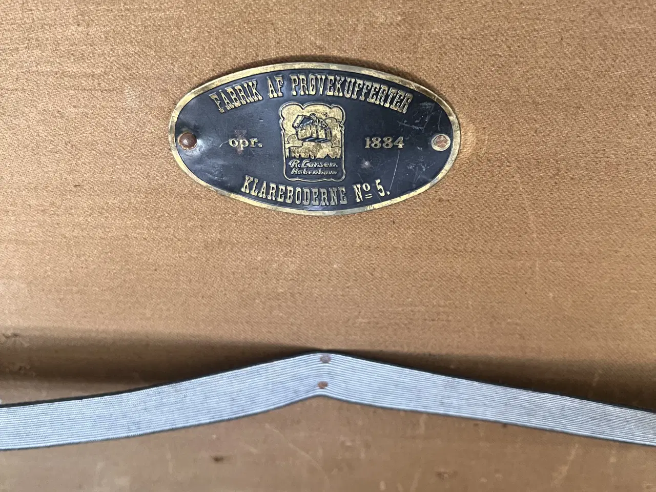 Billede 9 - Antik kuffert til at sælge vare fra