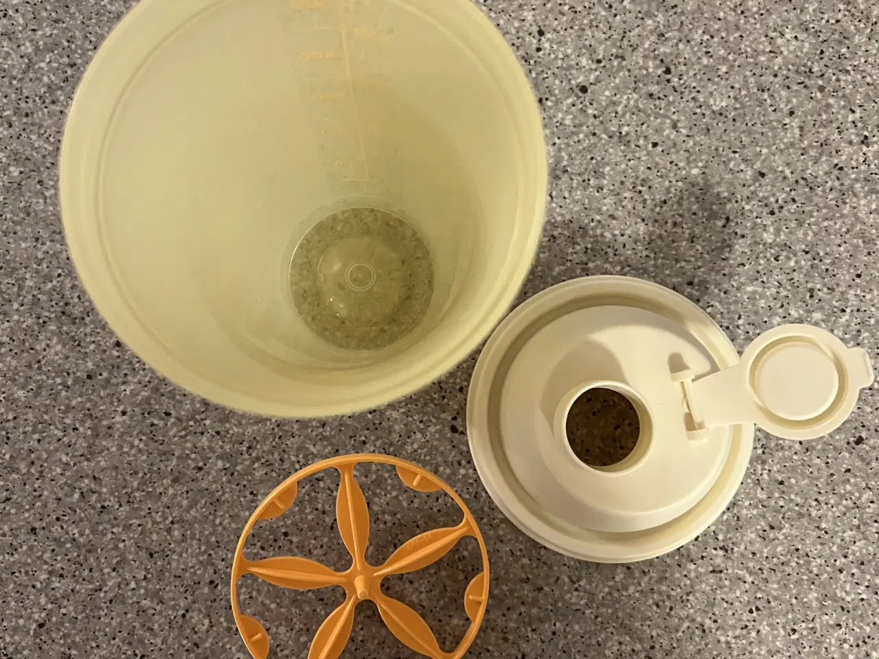 Billede 3 - Tupperware Quick Shake-beholder