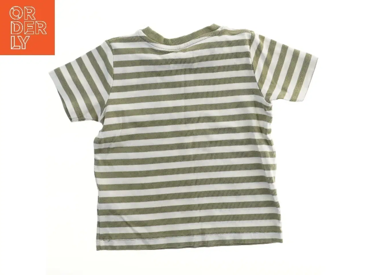 Billede 2 - Kortærmet stribet t-shirt med traktor fra Name It (str. 98)