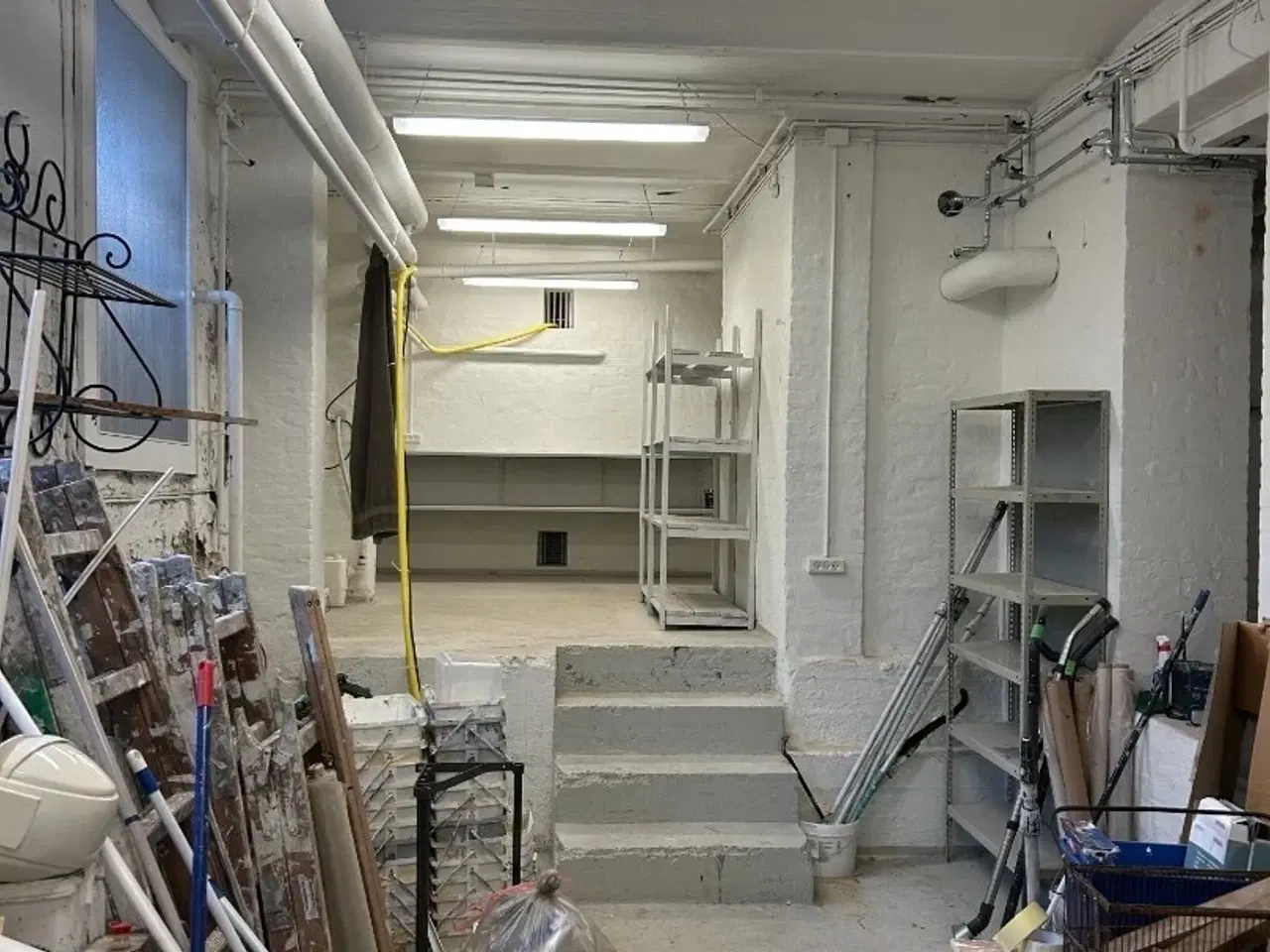 Billede 3 - Lagerrum udlejes på central beliggenhed