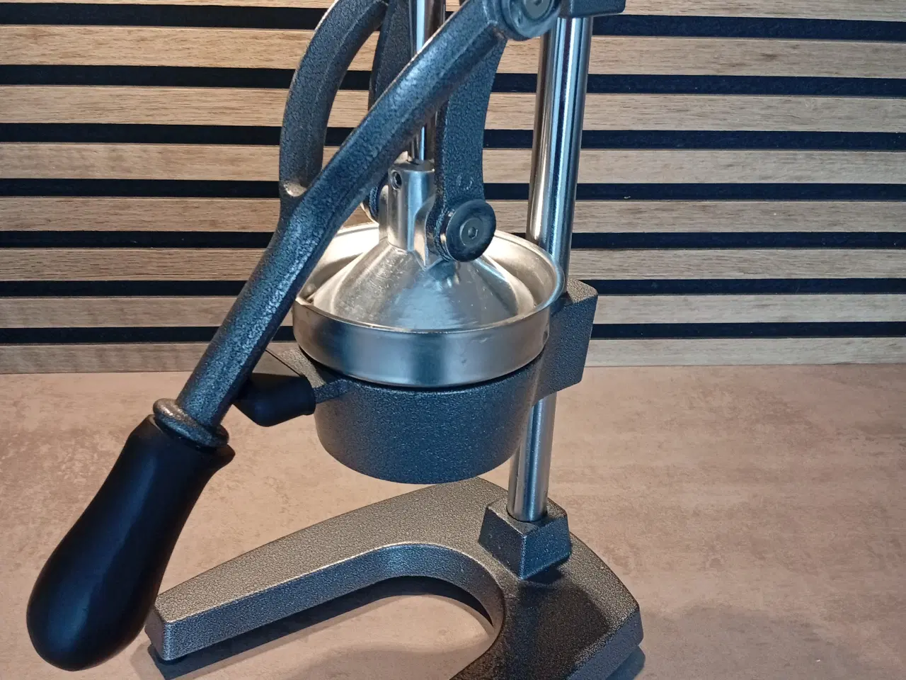 Billede 2 - Kraftfuld og Elegant Manuel Juicer til Bar og Køkk