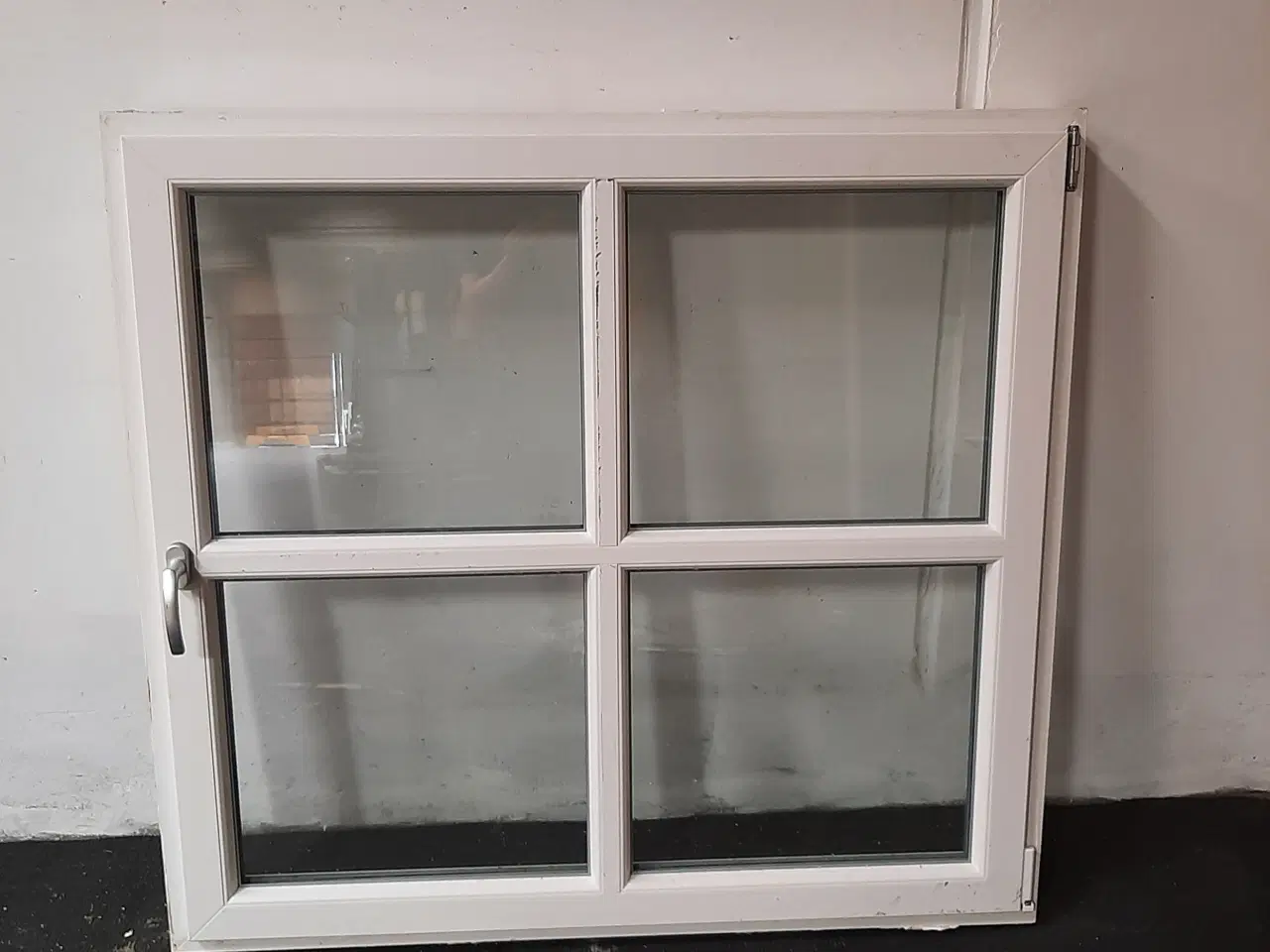 Billede 1 - Dreje-kip vindue i pvc 1378x120x1278 mm, højrehængt, hvid