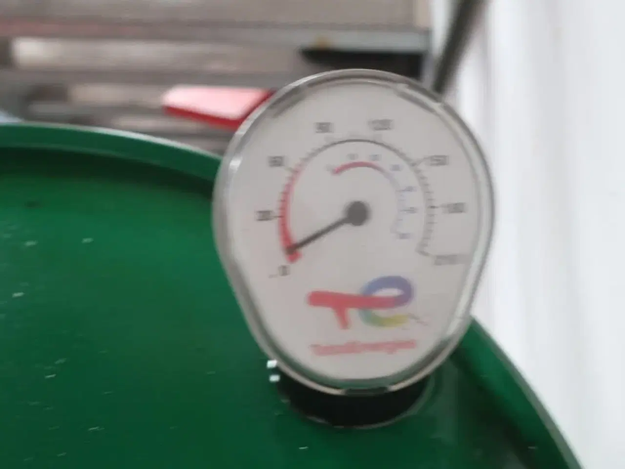 Billede 3 - Ca. 10 liter motorolieCASTROL MAG. PROF. 5W20