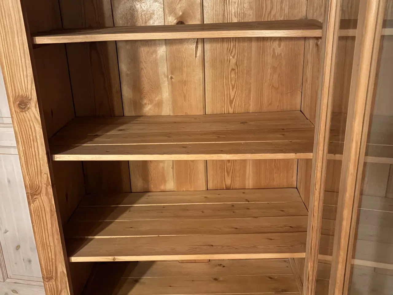 Billede 2 - Vitrineskab - Karlekammerskab