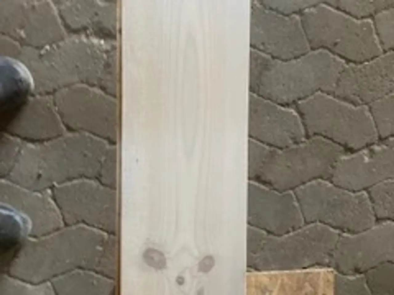 Billede 3 - Hvidpigmenteret fyrretræsgulv