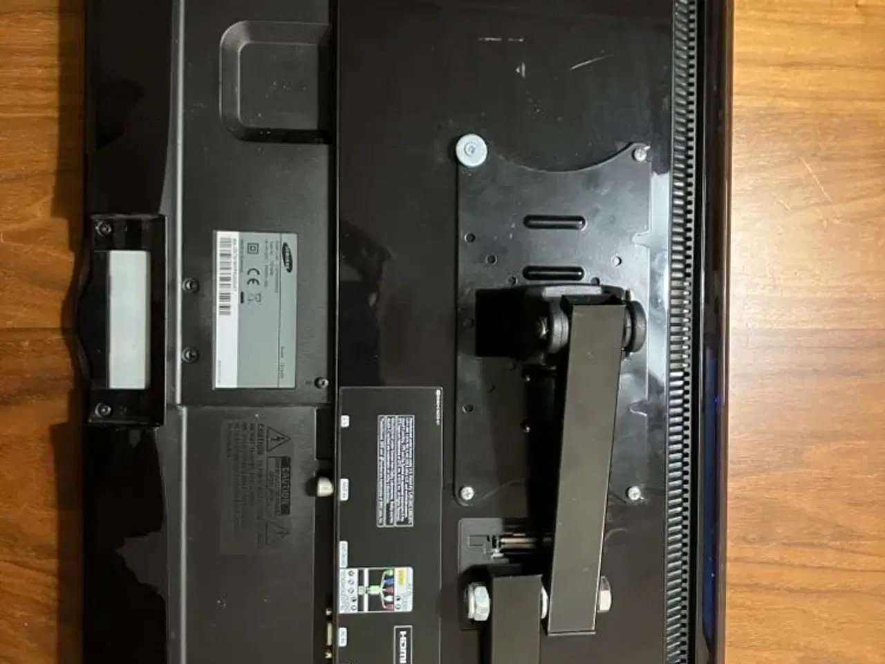 Billede 2 - Samsung 27" LED monitor with wall mount