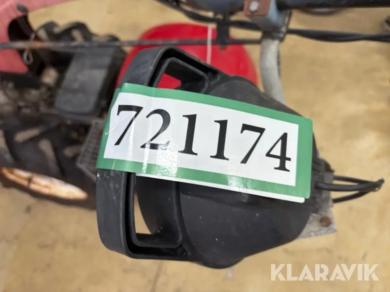 Billede 9 - Redskabsbærer med kost Nibbi Mak6