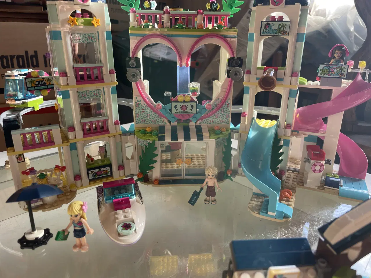 Billede 2 - Sælger Lego friends 