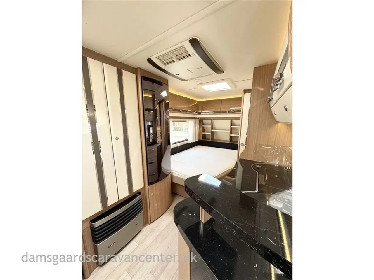 Billede 9 - 2015 - Fendt Tendenza 495 SF   Franskseng-Gulvtemp.-Aircon-Mover-Telt