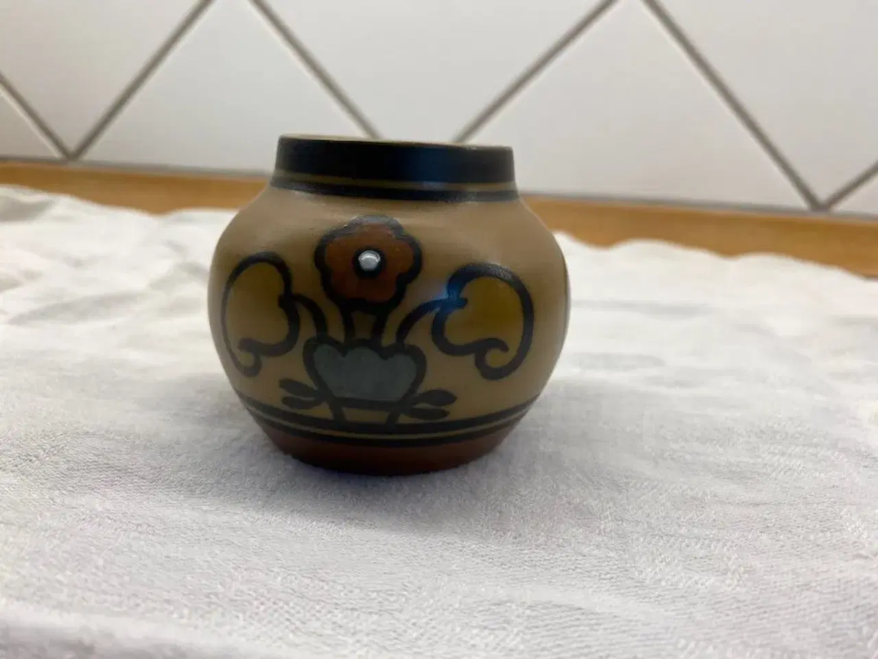 Billede 2 - Lille samling af Hjorth keramik