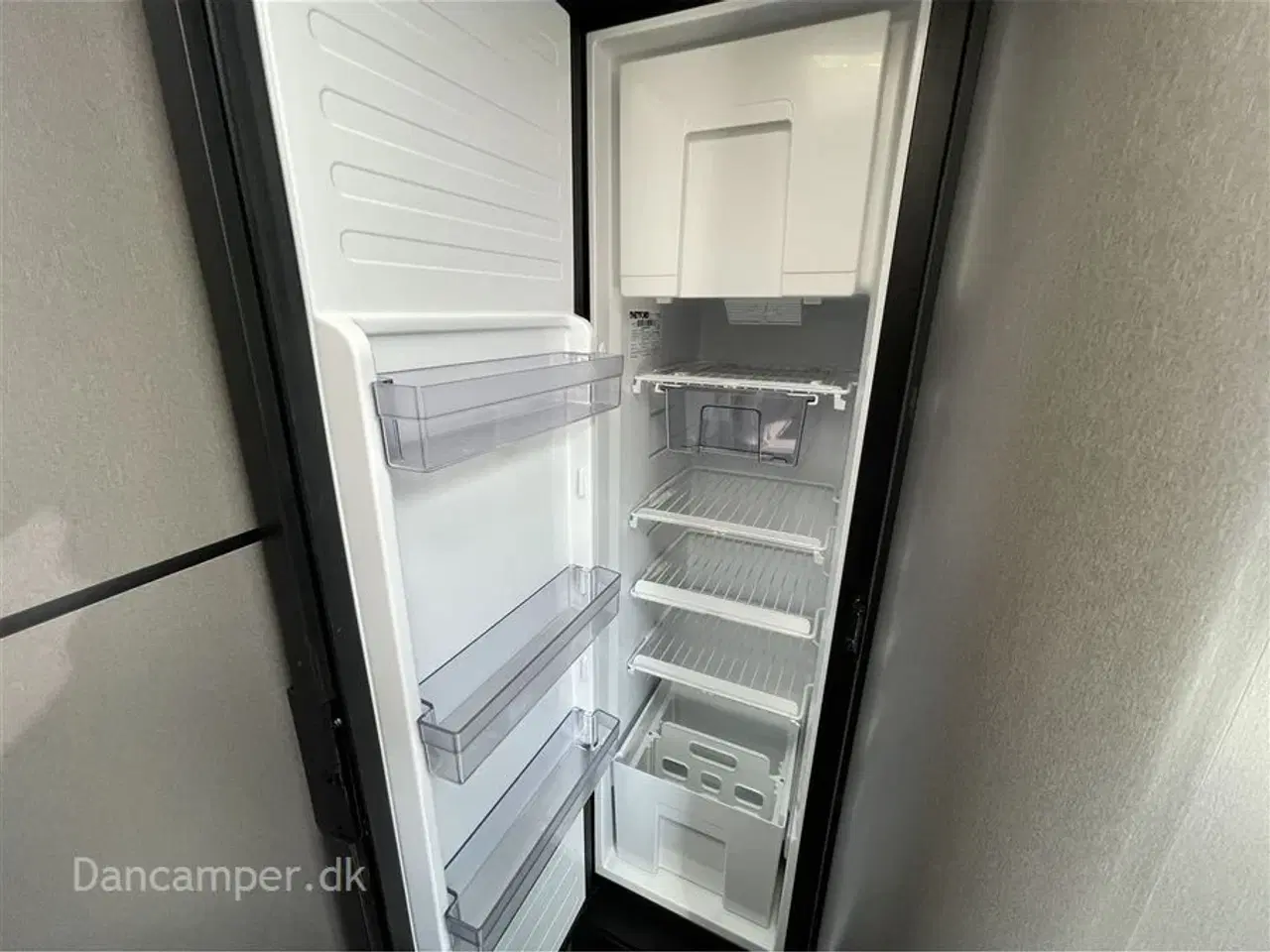 Billede 26 - 2024 - Chausson X650 Exclusive line   Messepris 1.019.900,- SPAR kr. 50.000,- Camper med stor Lounge og siddegruppe, 9-trins automatgear, sænkeseng, stor garage, specialfælge, Artic, Connect- og X-tilbehørspakke ,