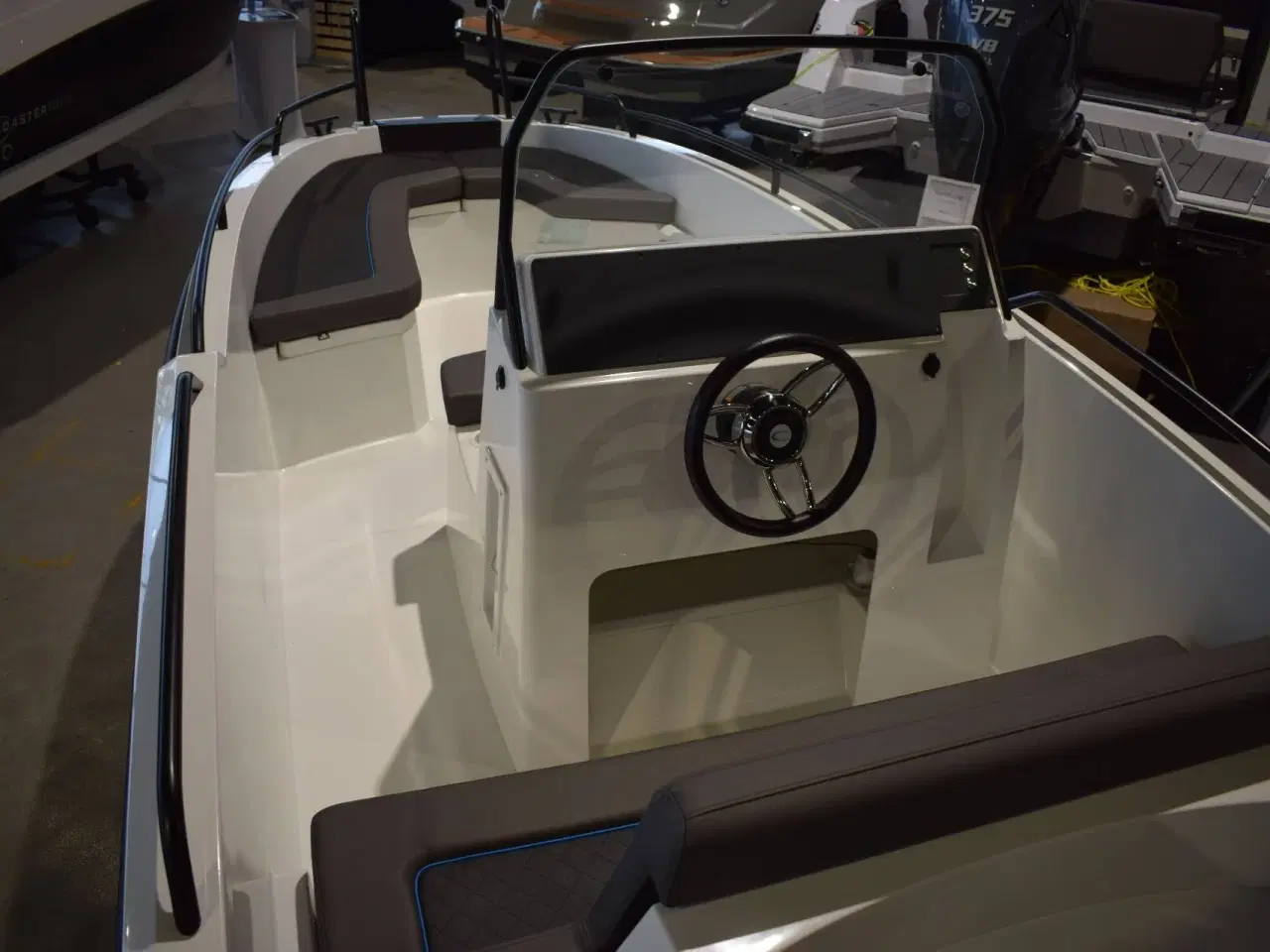 Billede 3 - Nordhval SC5 alu - 60 HK Yamaha/Udstyr