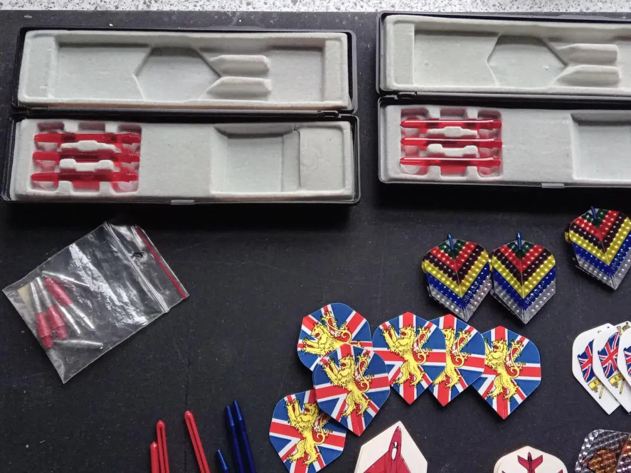 Billede 4 - dartpile +flyers