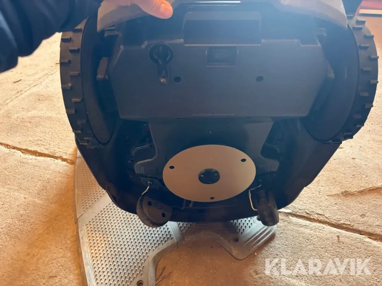 Billede 11 - Robot plæneklipper Husqvarna 550 med ladestation