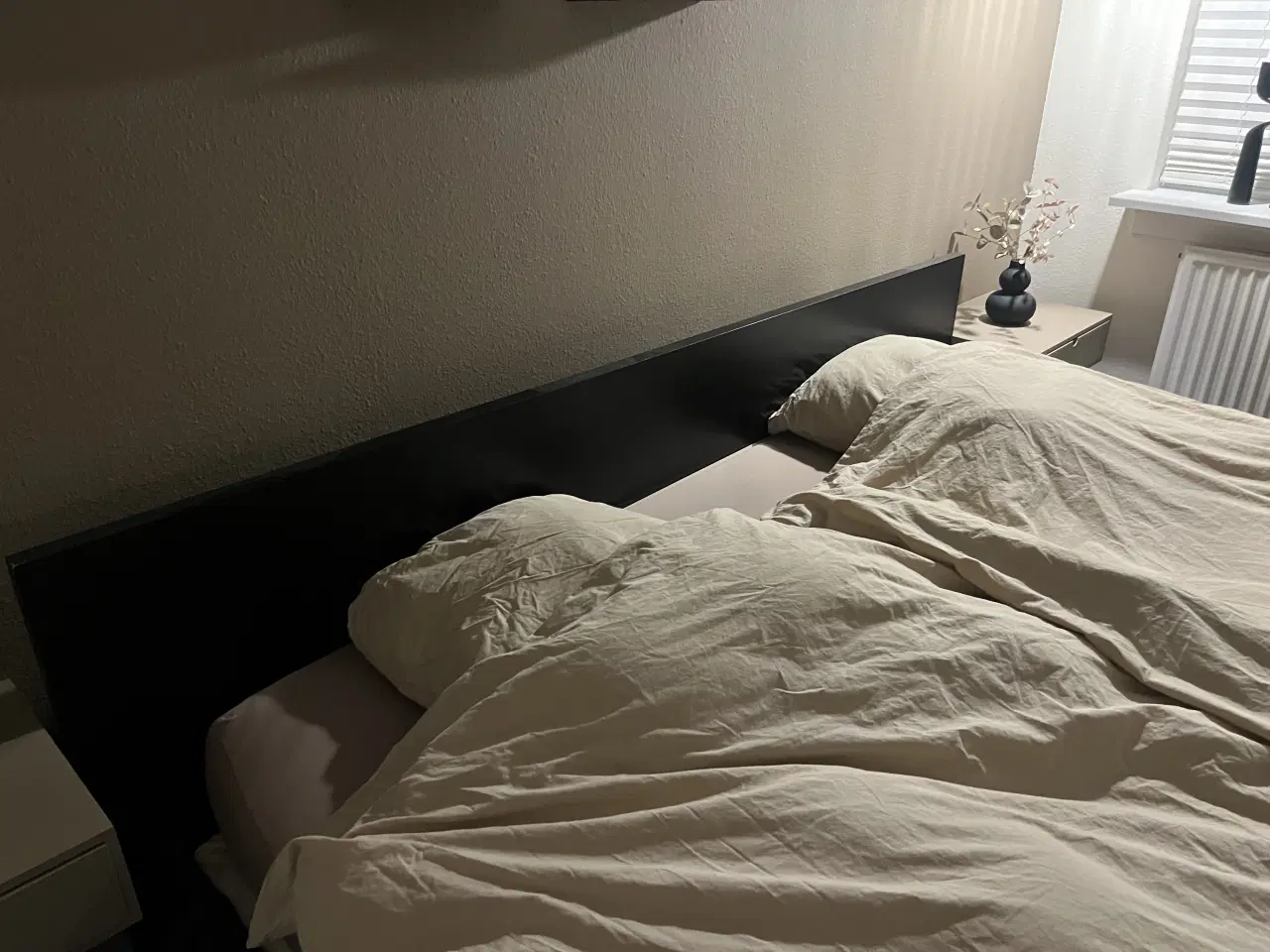 Billede 3 - Super flot og moderne dobbeltseng med elevation