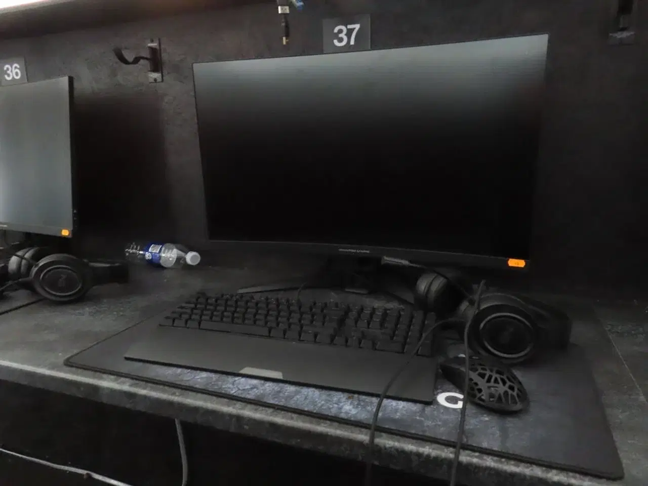 Billede 1 - 27" curved gaming monitor, ASROCK PHANTOM GAMING pg27f15rs1a