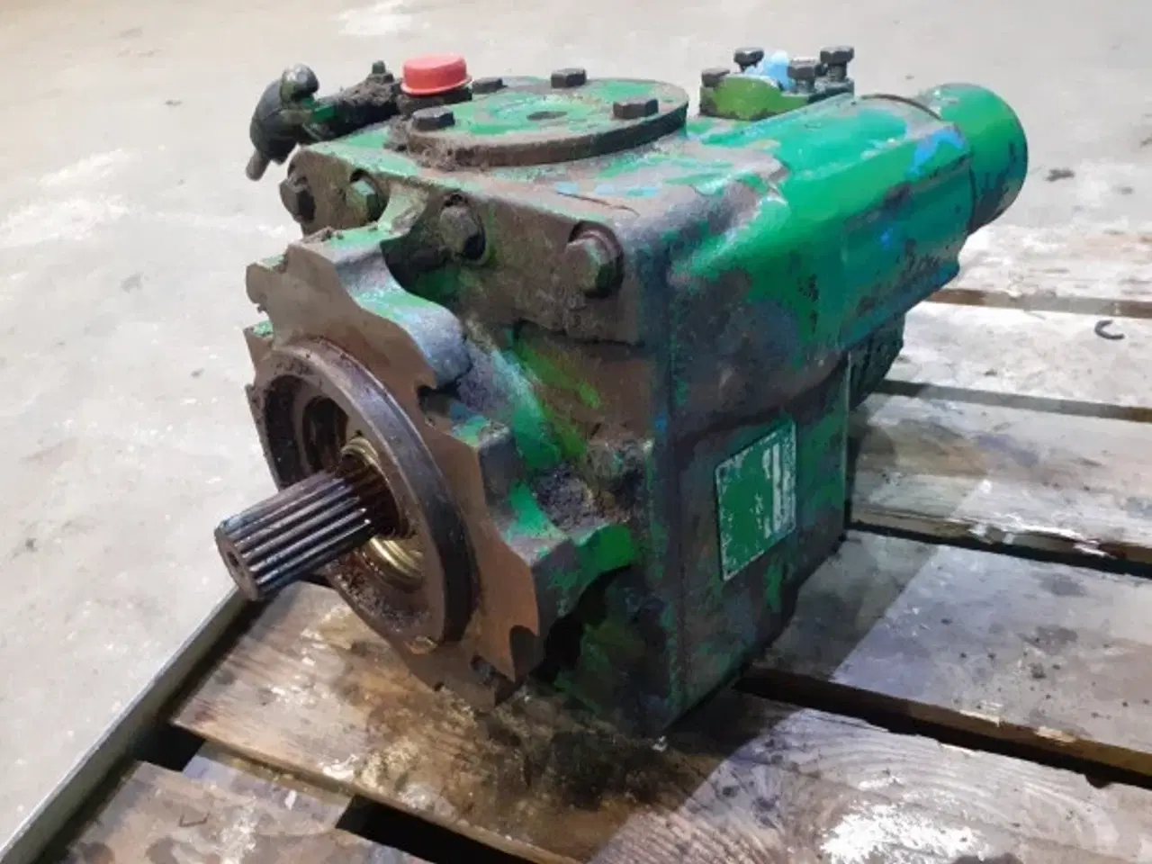 Billede 5 - John Deere 1075 Hydrostatpumpe AH63271