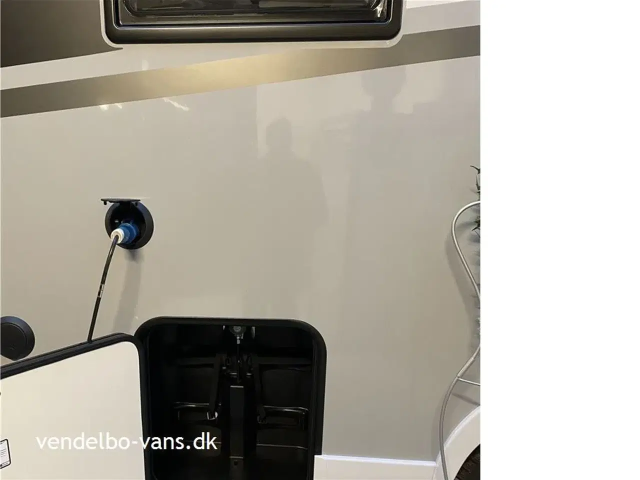 Billede 9 - 2026 - McLouis Nevis 873 Enkeltsenge og stor garage