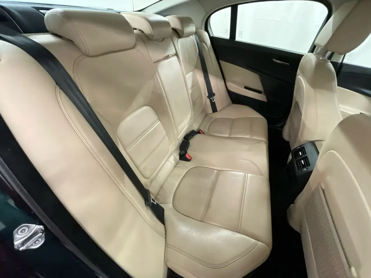 Billede 12 - Jaguar XE Prestige 2,0i benzin