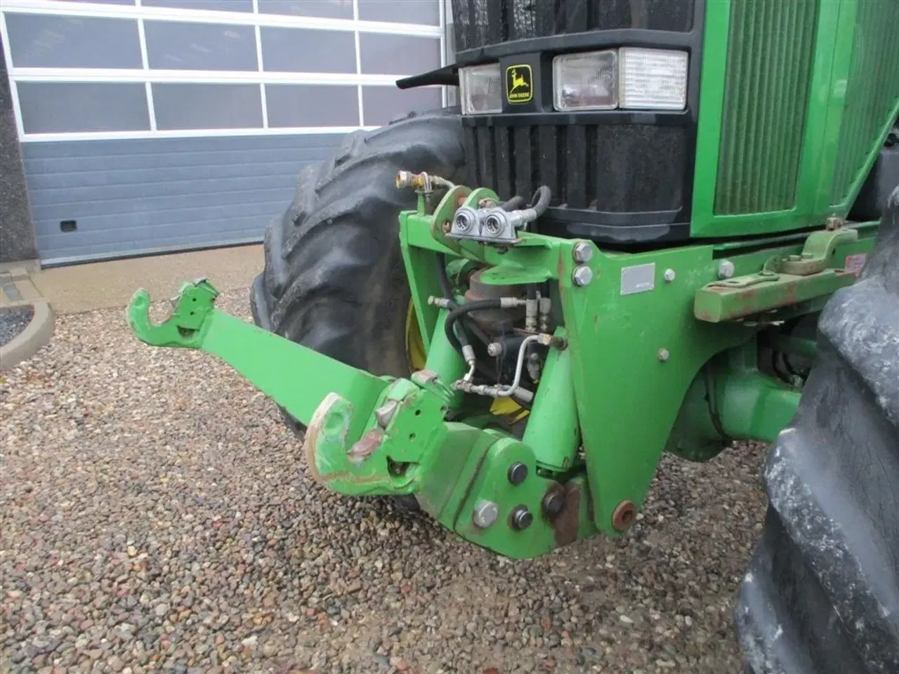 Billede 3 - John Deere 7710 8.1L motor, store hjul og frontlift. En ejeres velholdt gård traktor.