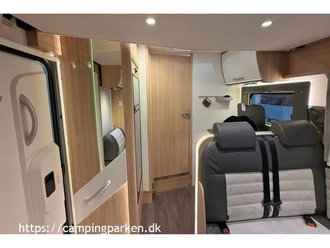 Billede 9 - 2021 - SunLight T 69 L Adventure Edition   Flot Sunlight autocamper med 5 sele- og sovepladser, lavt km