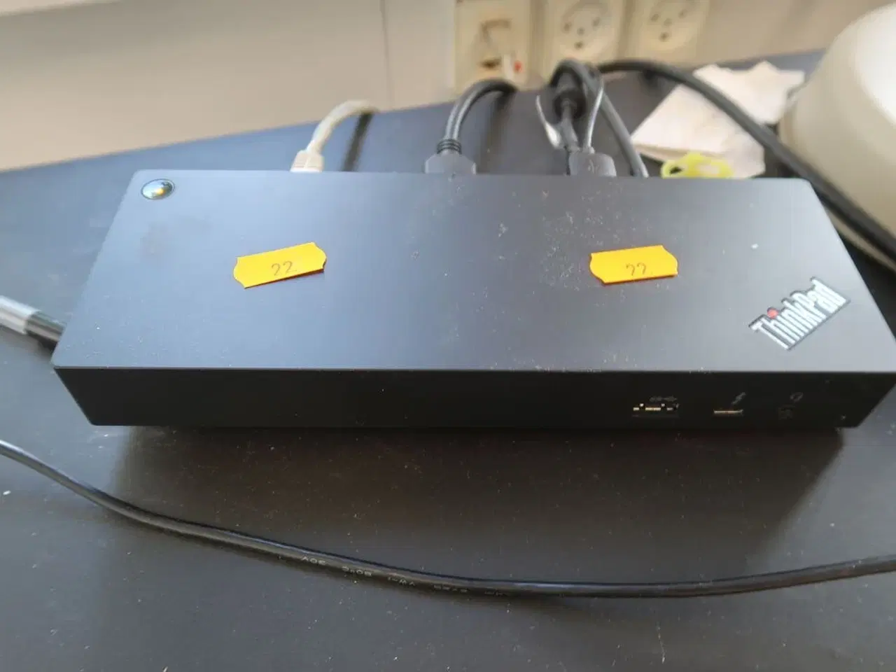 Billede 5 - Computerskærm samt dockingstation