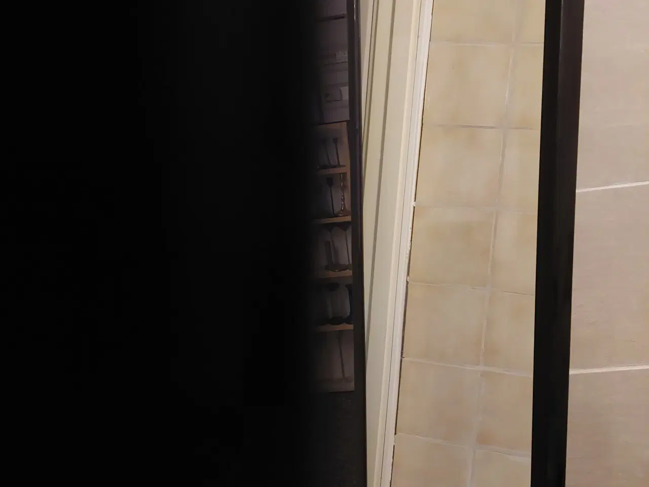 Billede 2 - stor spejl i sort farve træ