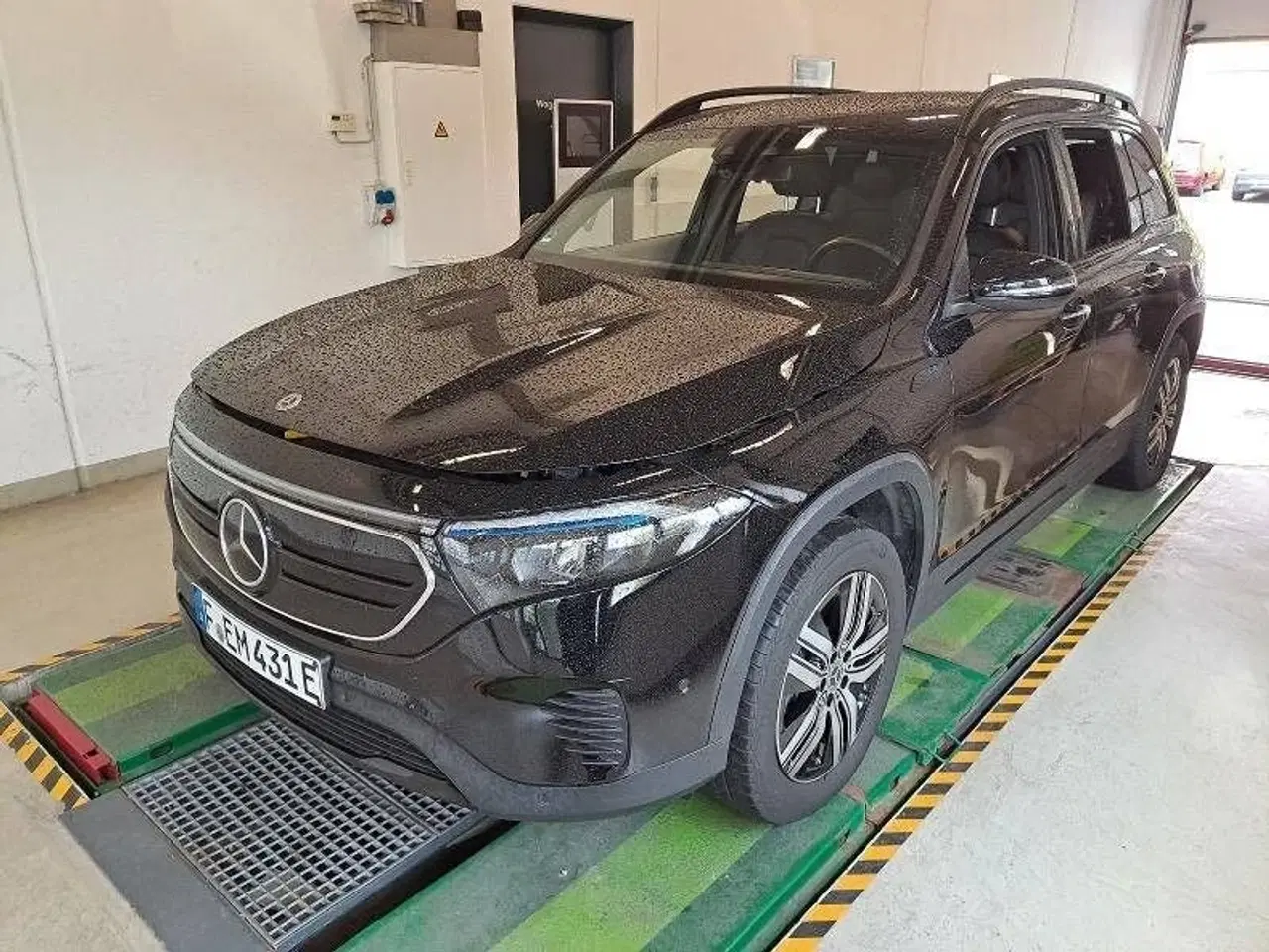 Billede 1 - Mercedes EQB300  Progressive 4Matic 7prs