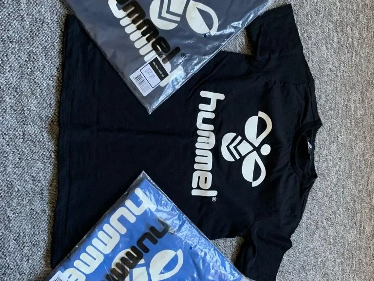Billede 1 - 3 Hummel t-shirt