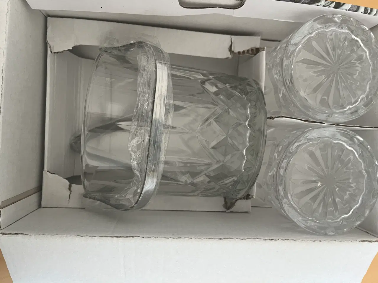 Billede 4 - Barsæt glas, isspand og snacksskåle