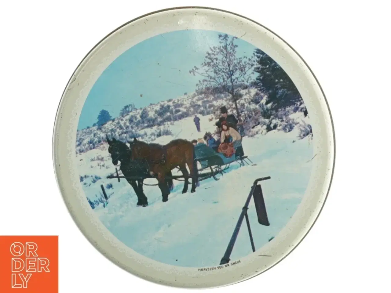 Billede 1 - Metal kagedåse med heste, kane i vintermotiv (str. Diameter, 22 cm h 8 cm)