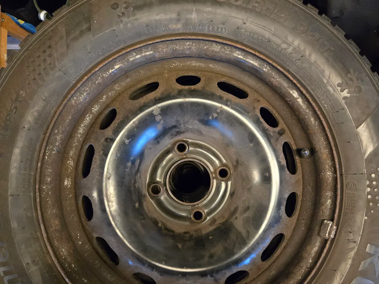 Billede 3 - Vinterdæk på stålfælge - KUMHO 205/65 R15 94T