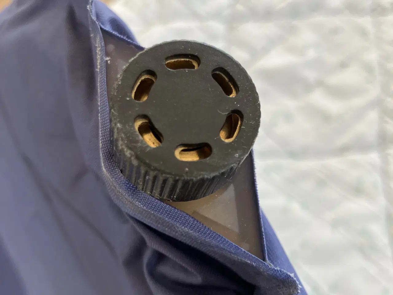 Billede 2 - Selvoppustelig liggeunderlag, isolerer mod kulde