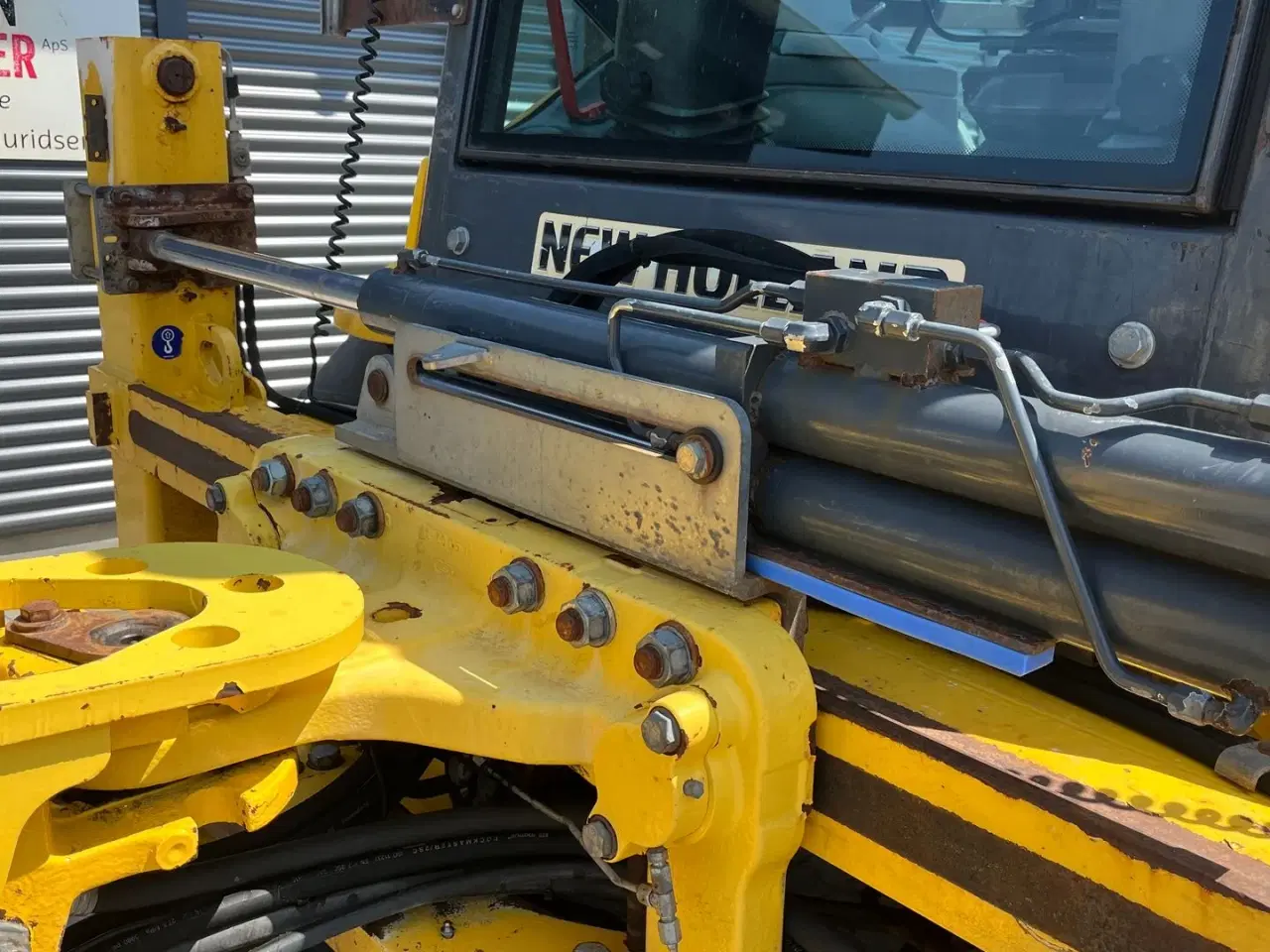 Billede 19 - New Holland B115 B Udskudsarm hurtigskifte mm.