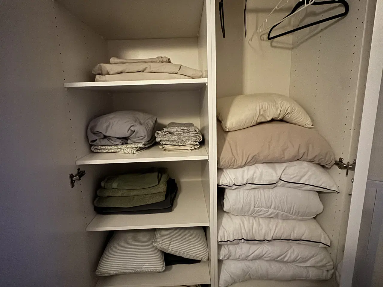 Billede 2 - HTH garderobeskab