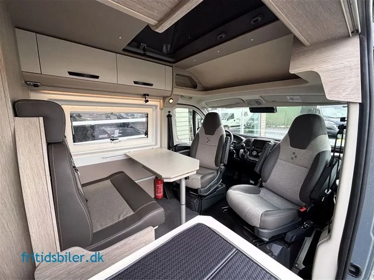 Billede 7 - 2025 - Bravia 599 180 Hk   Bravia 599 180 HK Med Automat gear og Hævetag med sovepladser til 4 personer