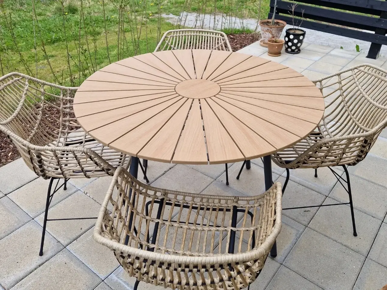 Billede 1 - Næsten nyt havemøbelsæt