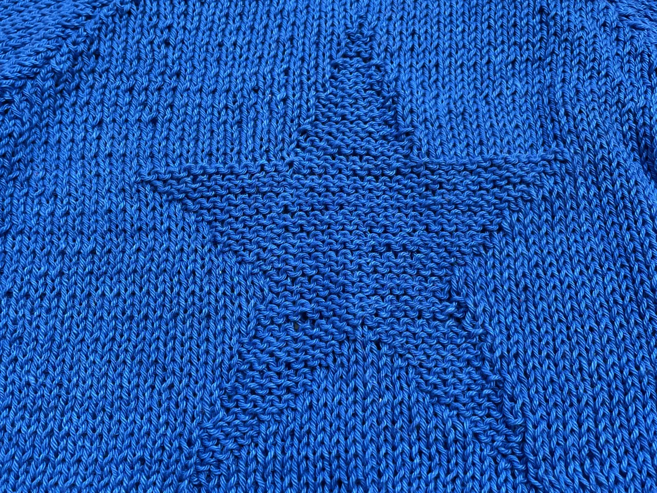 Billede 2 - Strikket bluse str 2-4 mdr