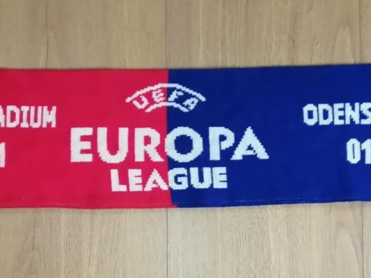 Billede 2 - NYT, OB RETRO FANHALSTØRKLÆDE 2011 EUROPA LEAGUE