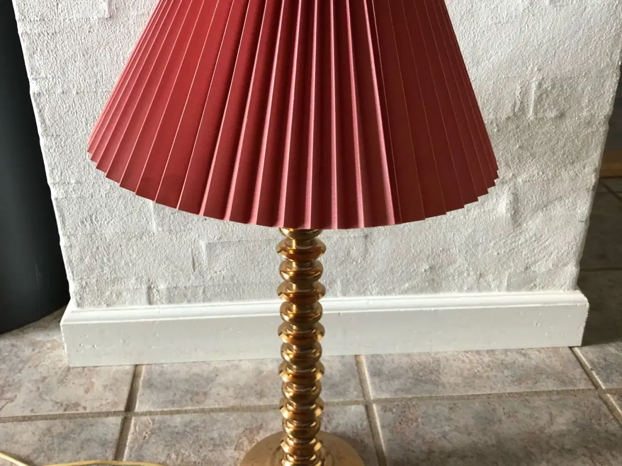 Billede 1 - Messing bordlampe i fin stand