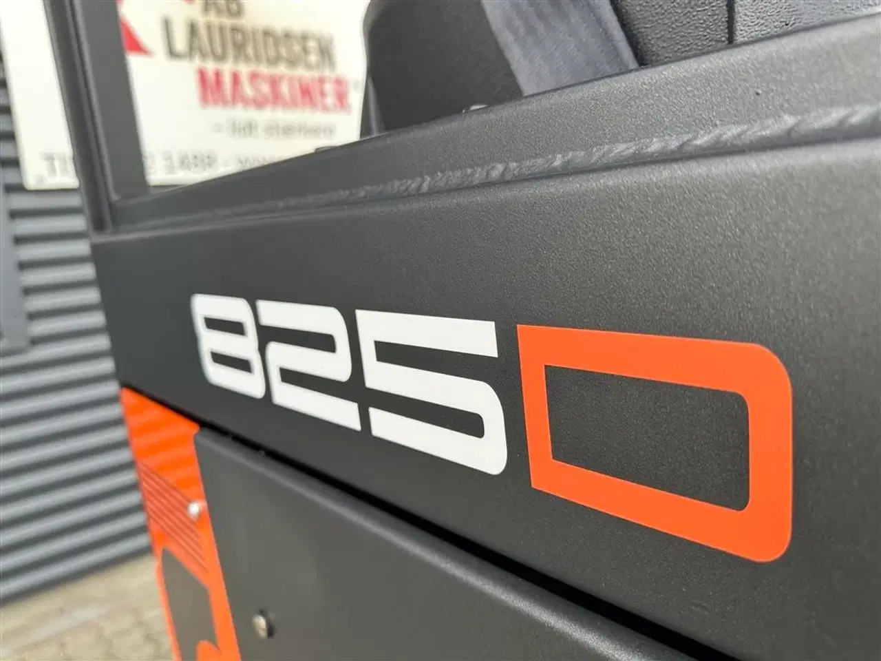 Billede 5 - Cast 825 D