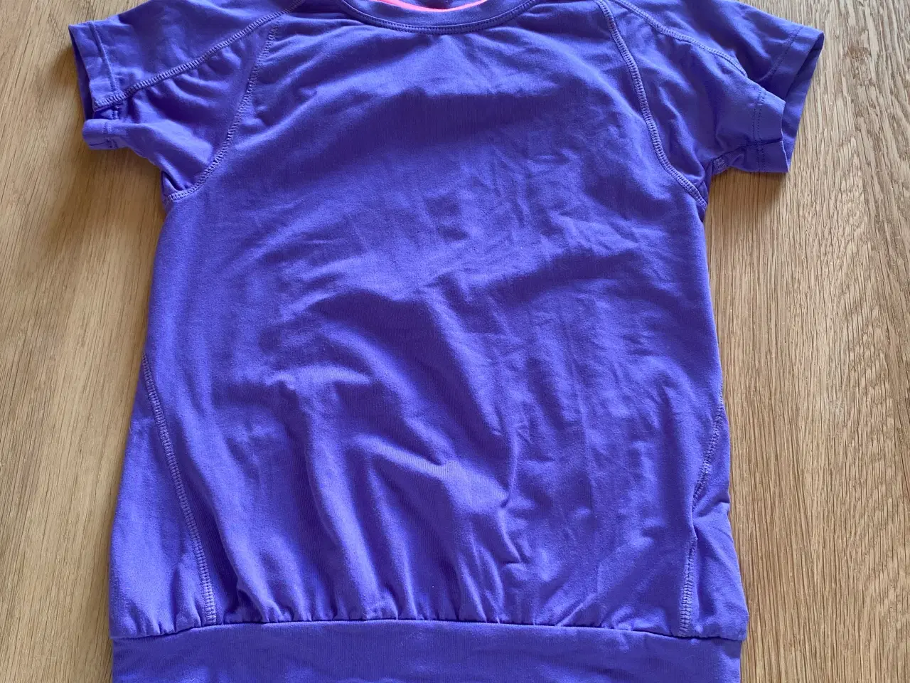 Billede 2 - T shirt str. 122/128 