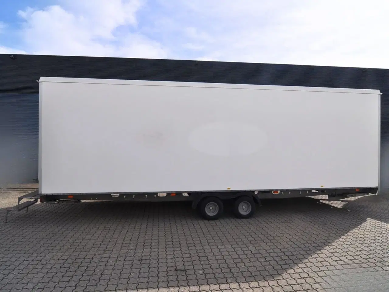 Billede 7 - Type 730: Toiletvogn med 10 toiletter