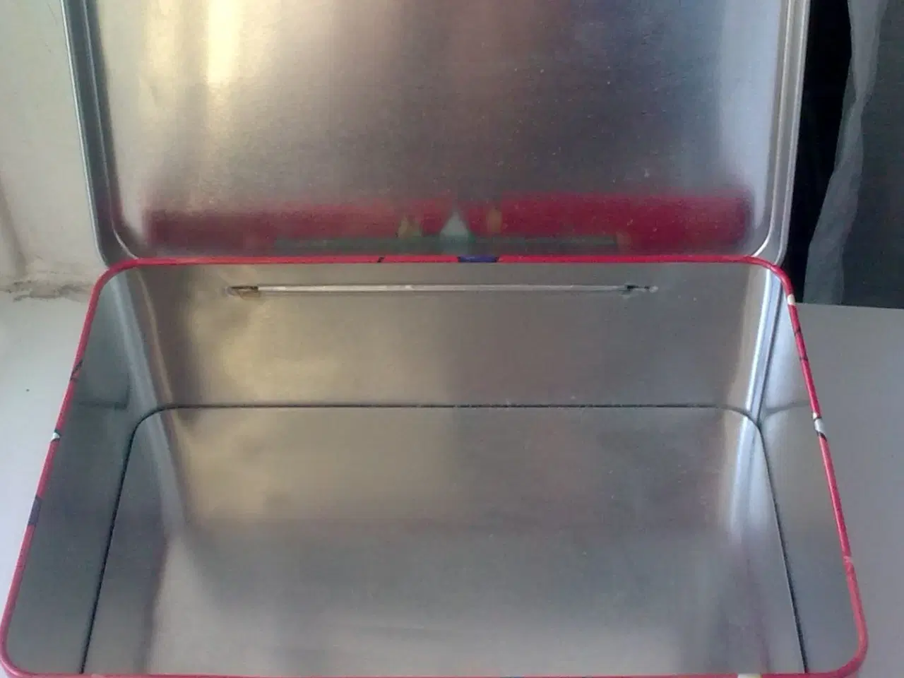 Billede 3 - Dansk metal kuffert Cirkus Summarum & fodbold kage