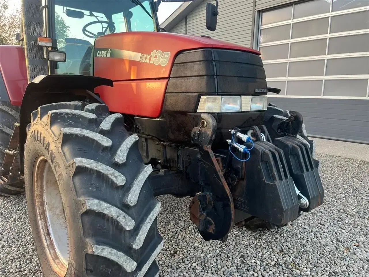 Billede 6 - Case IH MX135 Handy traktor med frontlift, orginal vægtklodser og nye bremser.