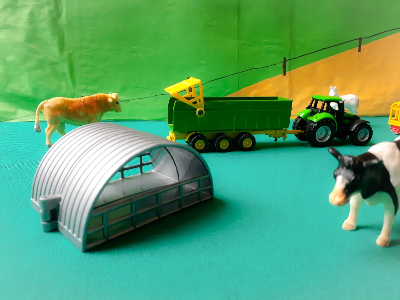 Billede 1 - Traktor og Dyr
