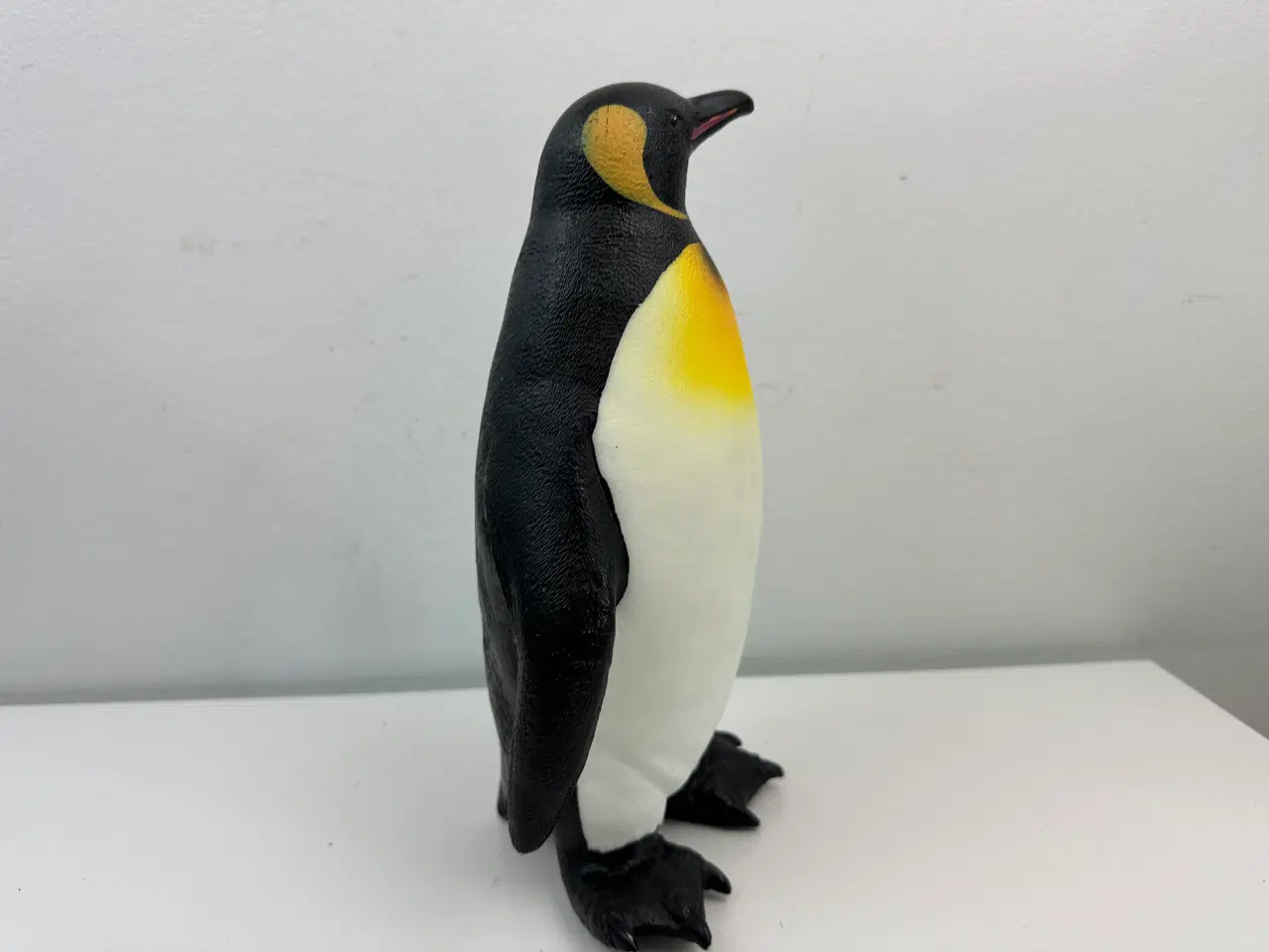 Billede 7 - Stor pingvin figur i gummi